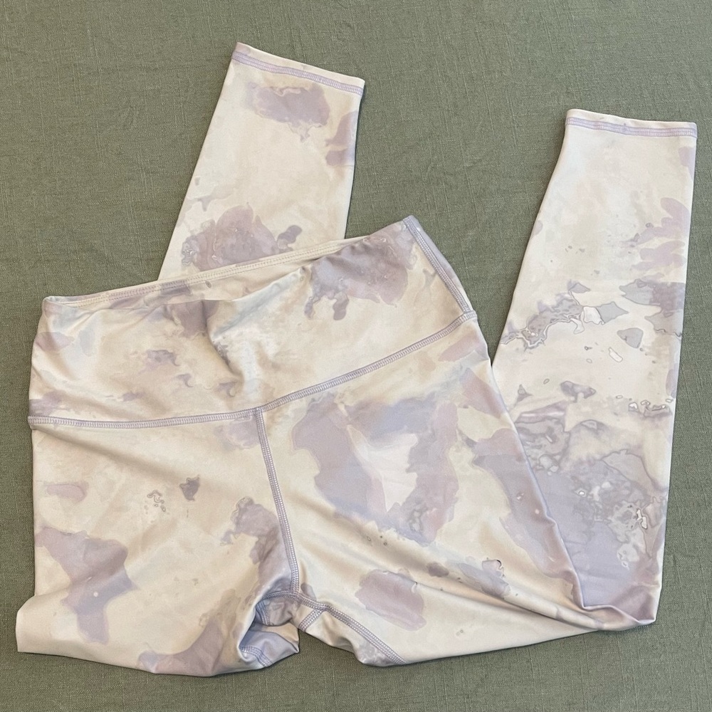Lulu’s tie dye lavender leggings